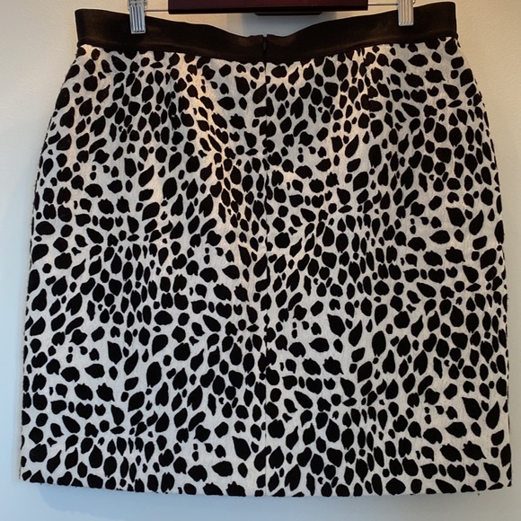 Ann Taylor leopard print skirt - Picture 2 of 8